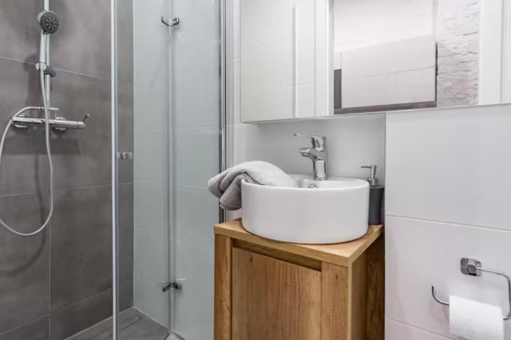 Kawalerka W Srodmiesciu 22 Apartment Лодз Екстериор снимка